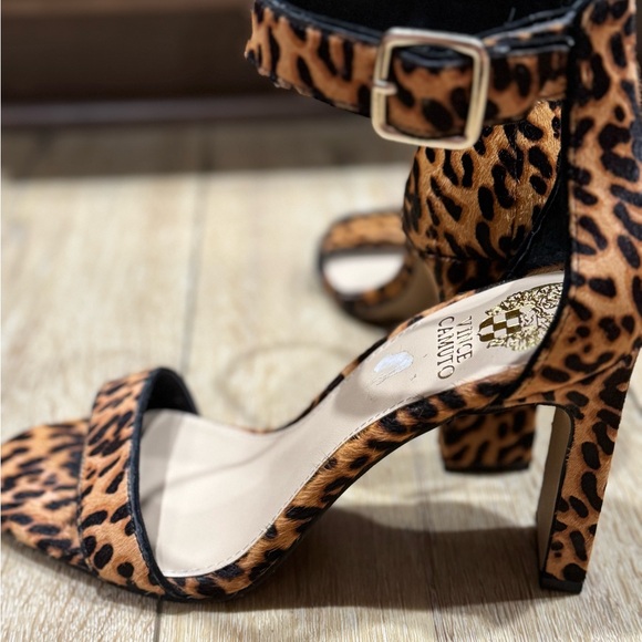 Vince Camuto Leopard Print Women's Strappy Heels Size 8 - Picture 4 of 6